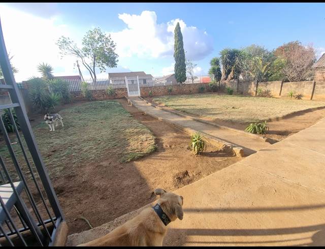 2 bed property for sale in LOTUS GARDENS